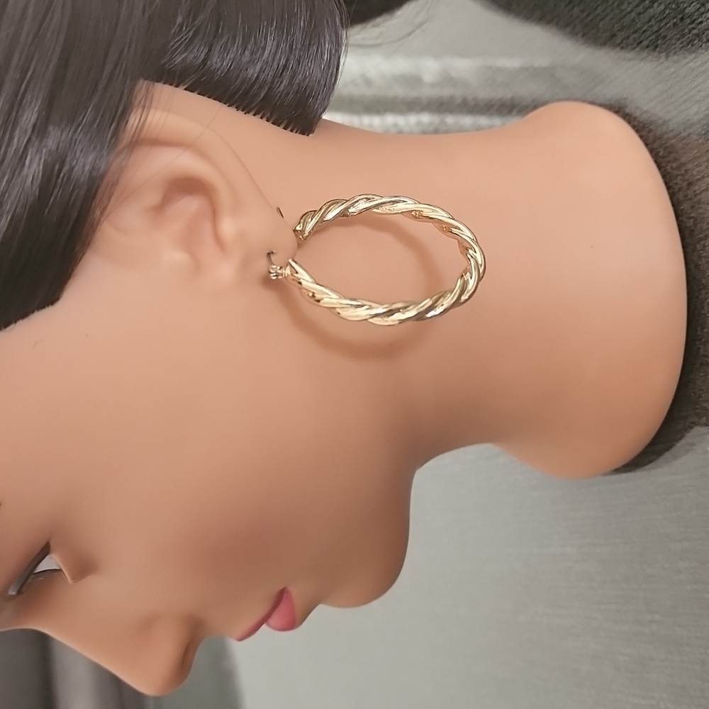 STEVE MADDEN Chunky Gold Twisted Hoop Earrings Hoops Medium 1.75" Hip Hop Y2K - Picture 5 of 9